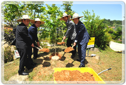 8e13d5d15c4f35969e6a9d64bfb90d61_1463062