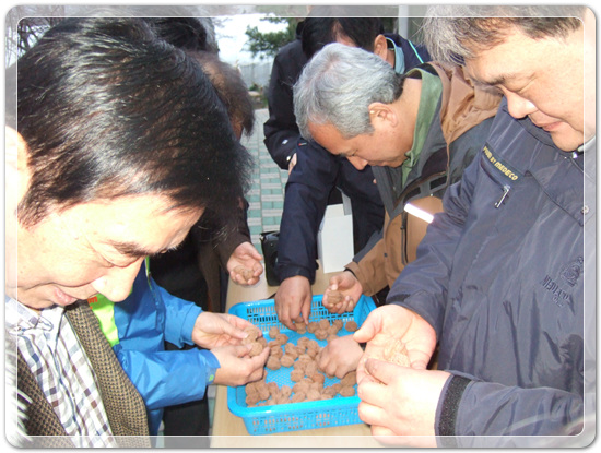 35922062102496891742df6bdf79eb72_1494512