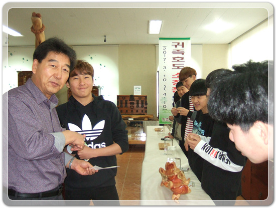 35922062102496891742df6bdf79eb72_1494512